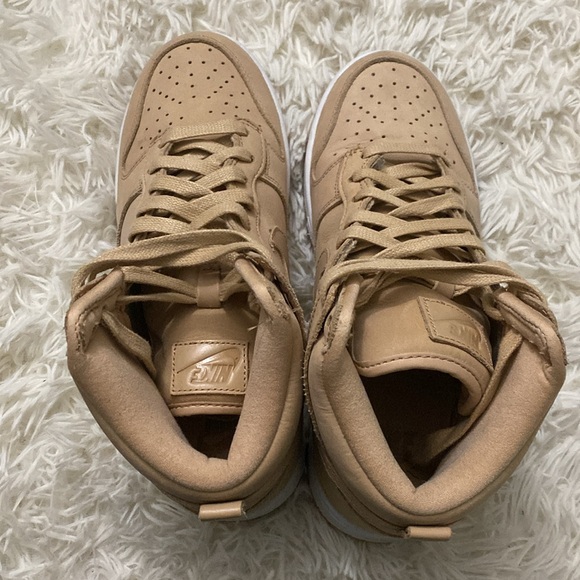 Nikes - Picture 2 of 3